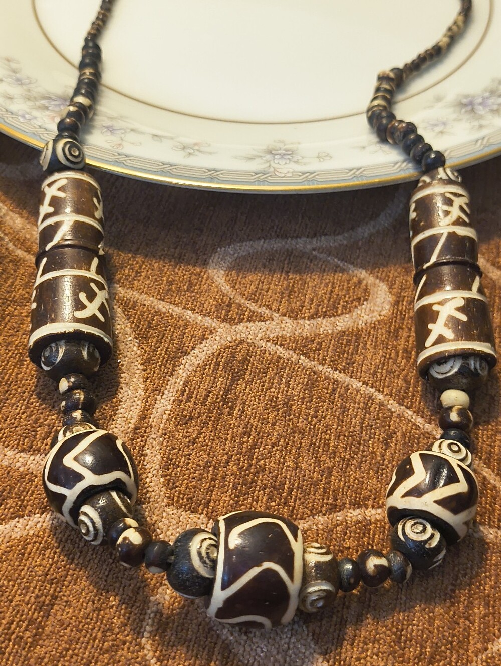 Vtg Dark Chocolate Brown and Cream Pumtek Burmese Burma Beads Tribal Necklace
